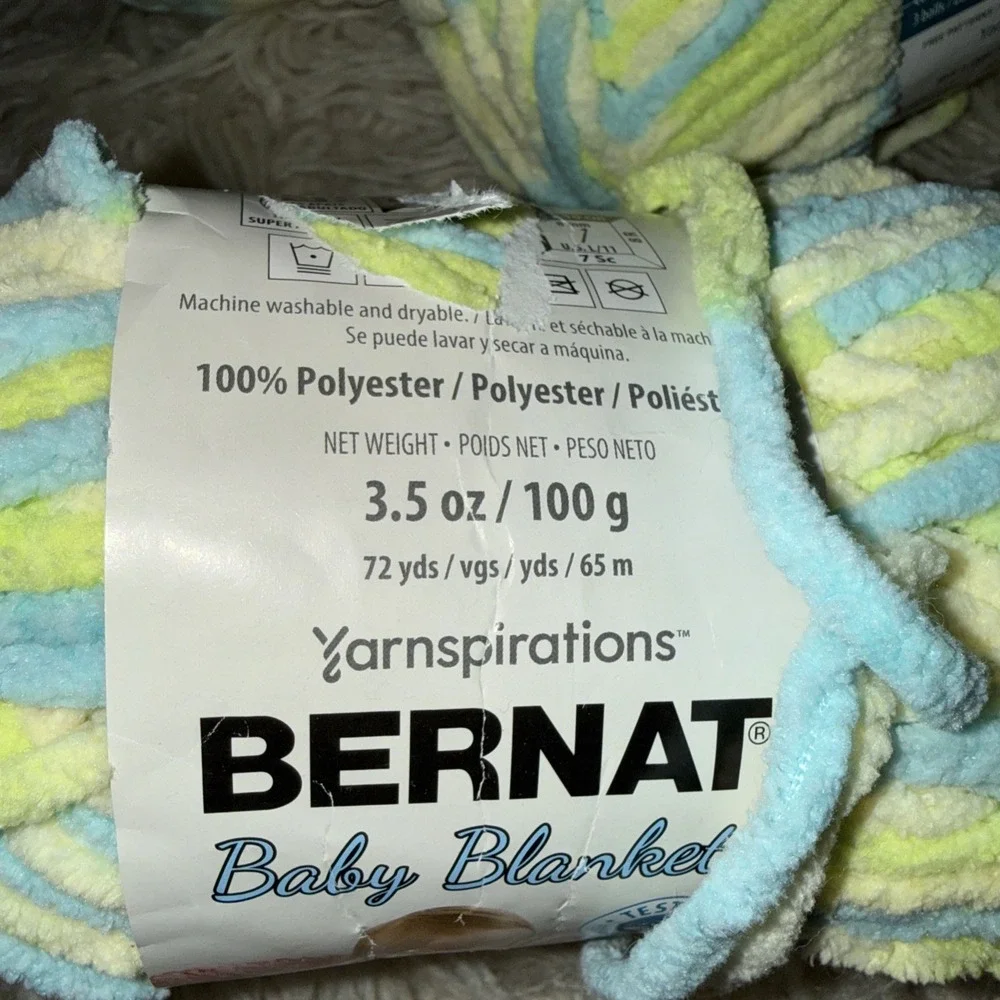 Bernat Baby Blanket Yarn, 3.5 oz, 72 Yds, Gauge 6 Super Bulky, Little Dinosaurs